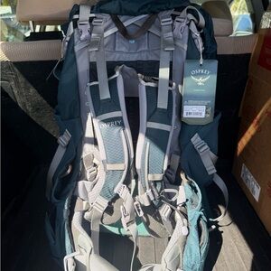 Osprey Backpack in Dark Teal and Light Gray